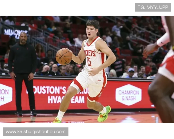 搜索火箭队对雄鹿队的比赛重要数据及回放